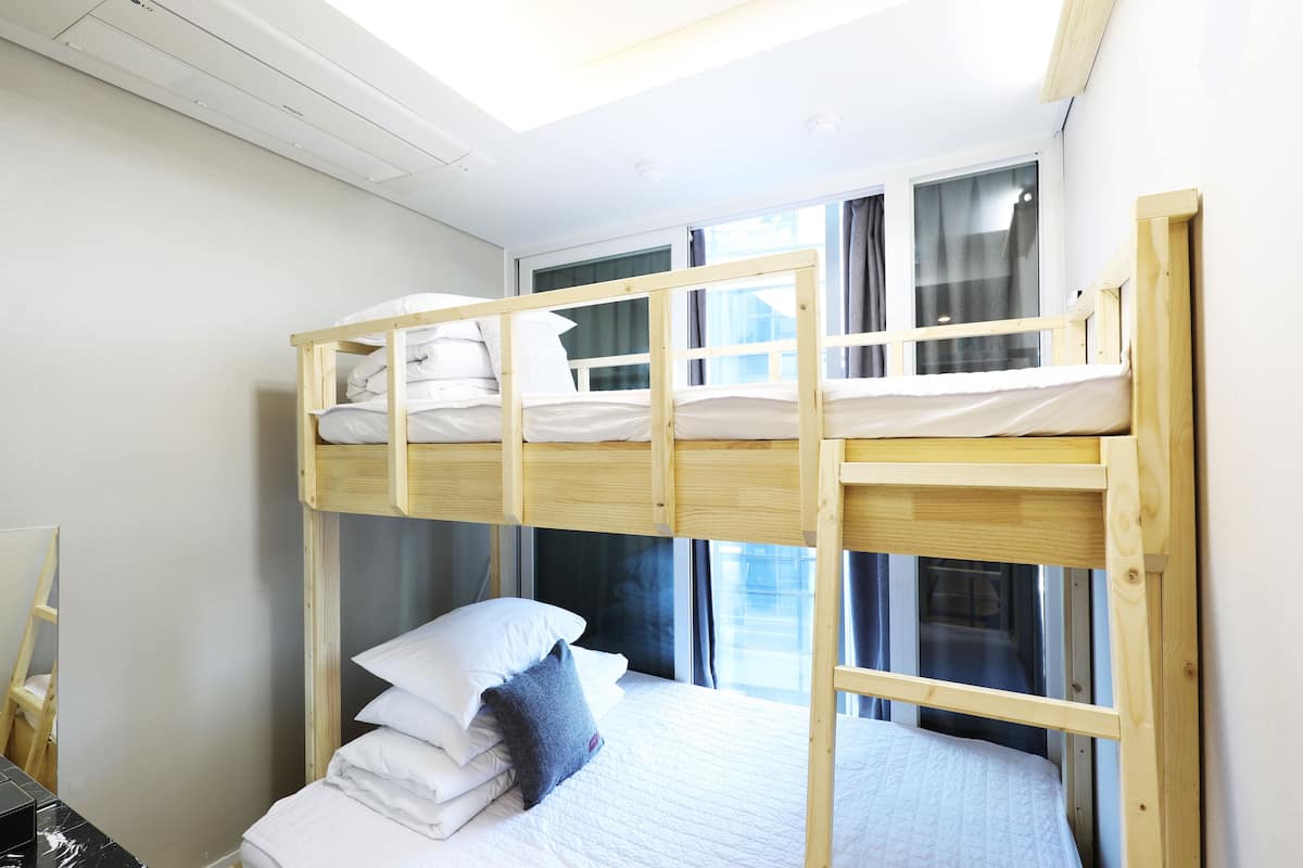 Family Triple Room, Non Smoking | Soundproofing, iron/ironing board, free WiFi, bed sheets