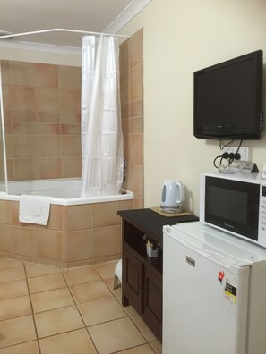 ห้องซูพีเรียดับเบิล, เตียงควีนไซส์ 1 เตียง, อ่างน้ำวน, ชั้นล่าง | อ่างน้ำวน