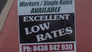 Pintu masuk properti