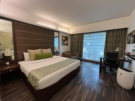 Exclusive Suite, 1 Bedroom, Smoking, Private Bathroom | Premium bedding, in-room safe, desk, blackout curtains