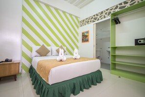 Rom – deluxe | Safe på rommet, skrivebord og ekstrasenger (mot et tillegg)