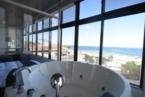 Ocean View Deluxe Suite with Jacuzzi Bath 2F R005 | Free WiFi, bed sheets - First Street Okinawa Yomitan-son Oceans (Yomitan)