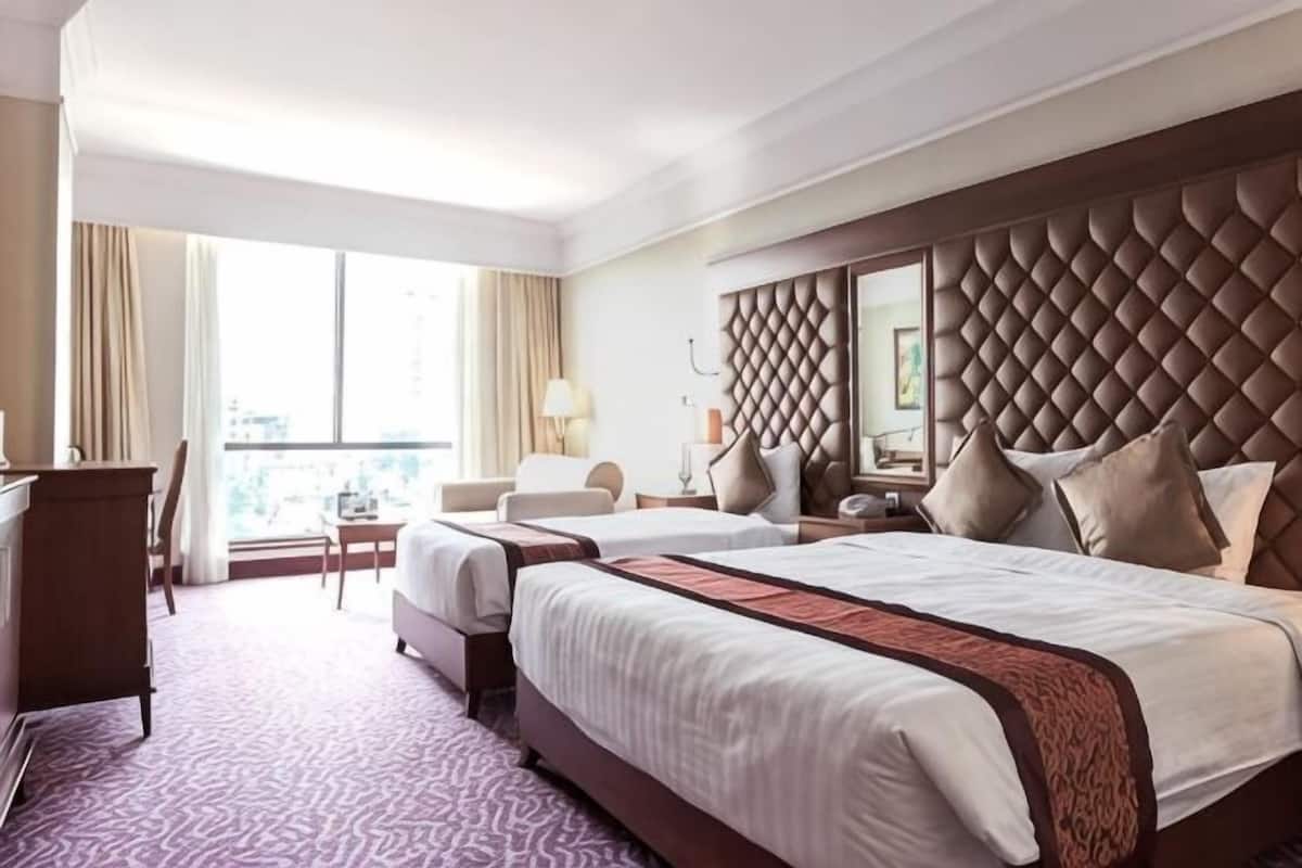 Minibar, in-room safe, desk, blackout drapes