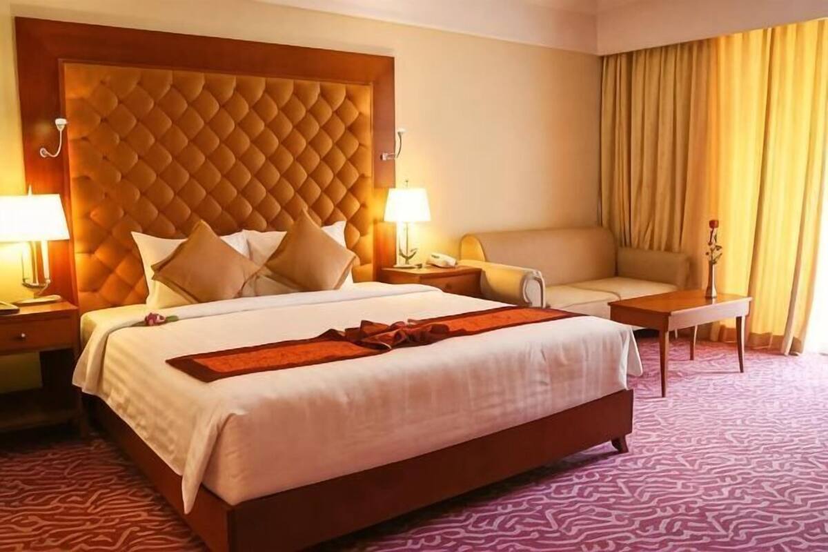 Minibar, in-room safe, desk, blackout drapes