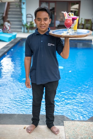Bar im Pool
