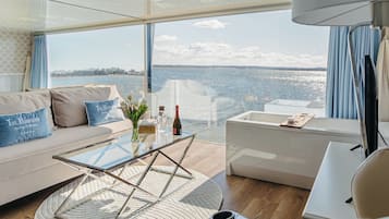 Deluxe Townhome, 2 Bedrooms, Jetted Tub, Lake View