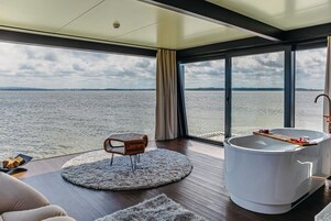 Apartamento Deluxe, 2 habitaciones, chimenea, vistas al lago | Wifi gratis y ropa de cama