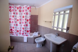 Camera con letto matrimoniale o 2 letti singoli | Bagno