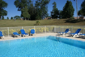 3 outdoor pools
