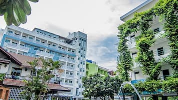 Außenpool, Liegestühle