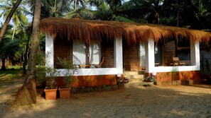 Deluxe-Villa, 1 King-Bett, Meerblick, Meerseite | Zimmersafe, individuell dekoriert, individuell eingerichtet