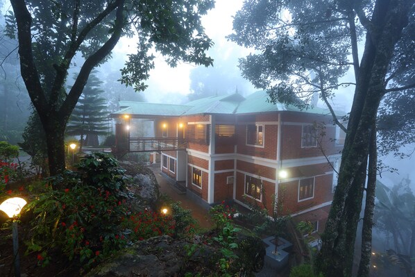 Front of property - evening/night - Madhumanthra Resort (Devikolam)