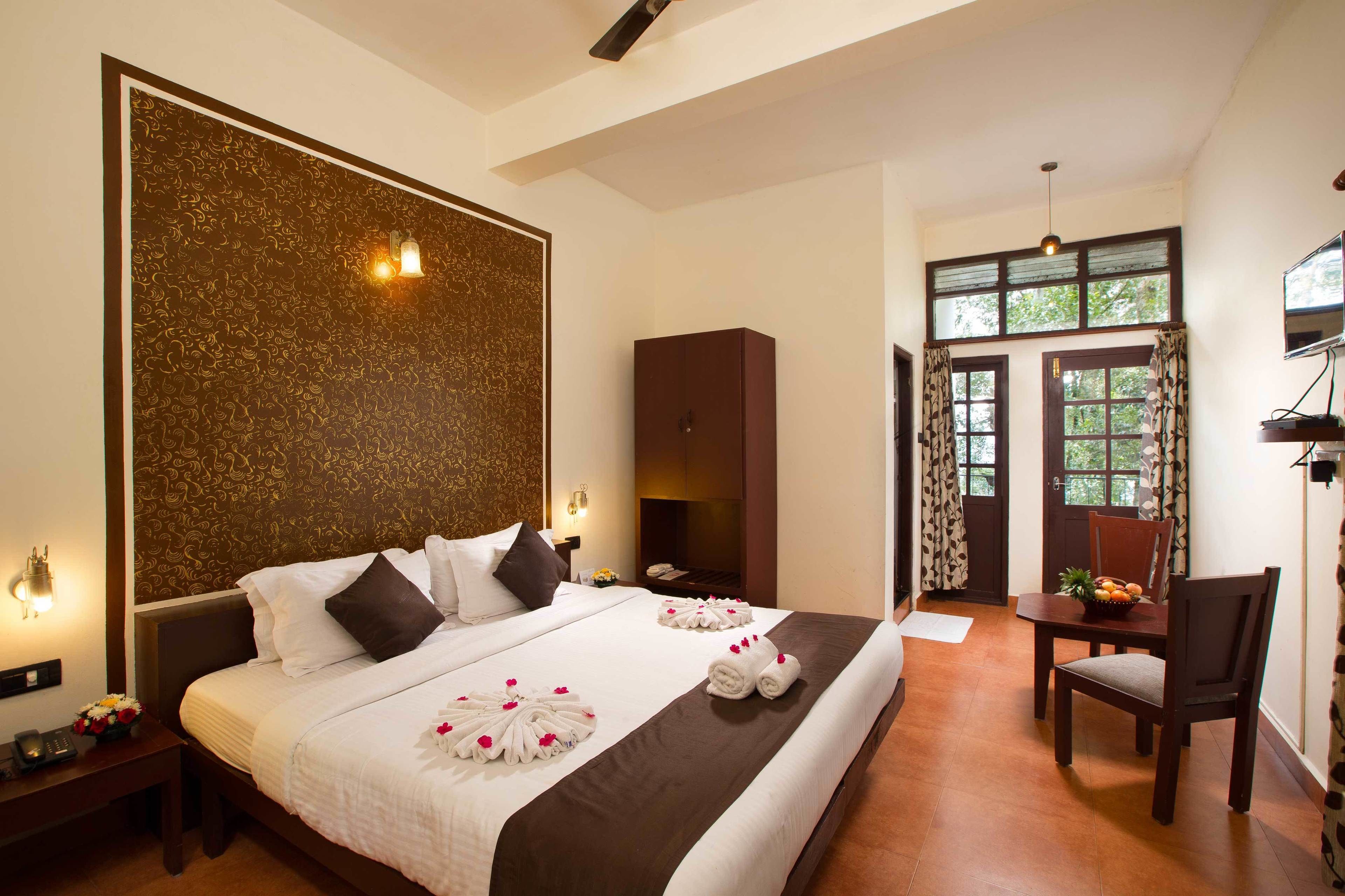 Honey Dew with Balcony | 1 bedroom, desk