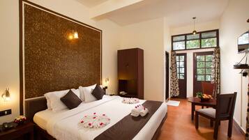 Honey Dew with Balcony | 1 bedroom, desk