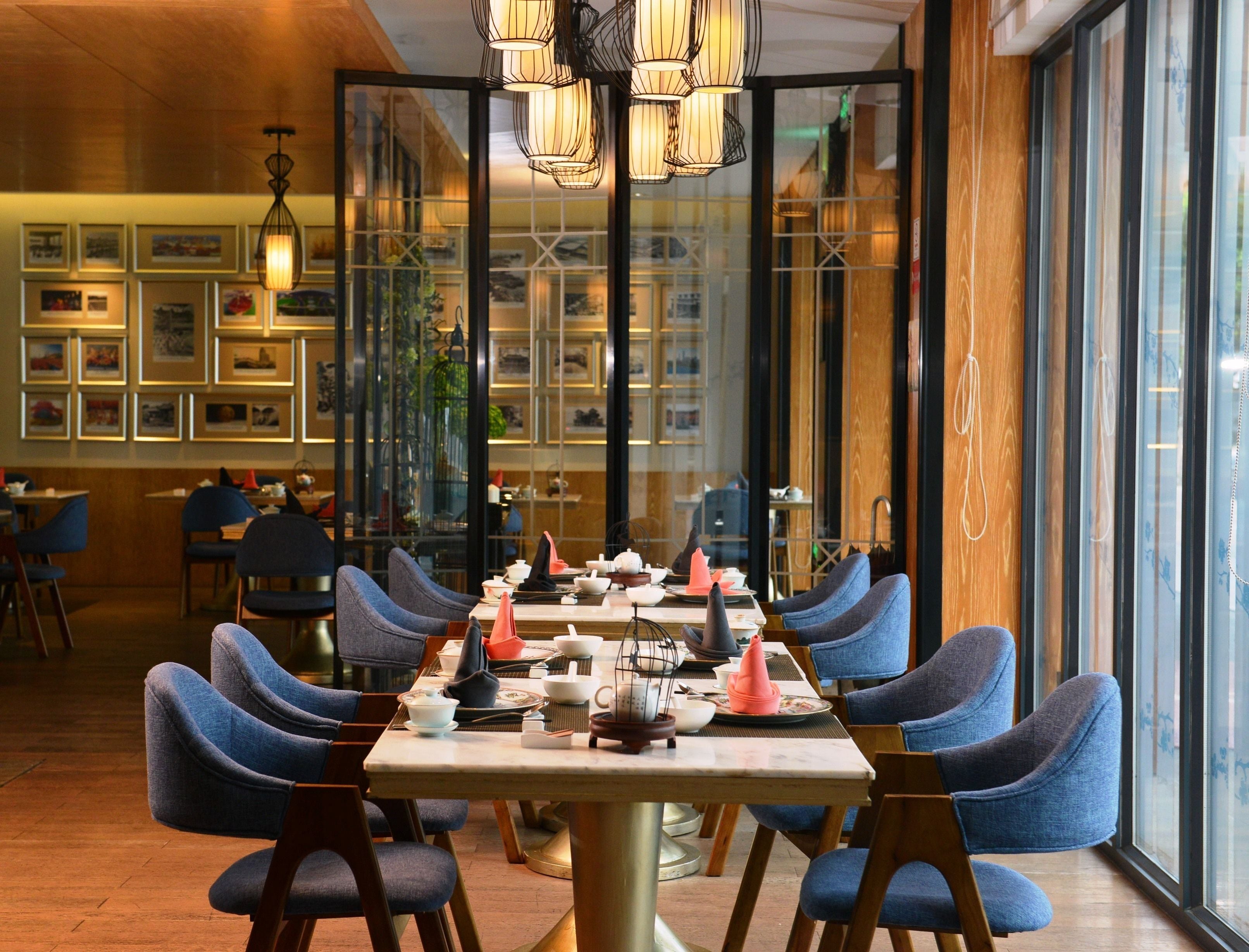 lunch and dinner served