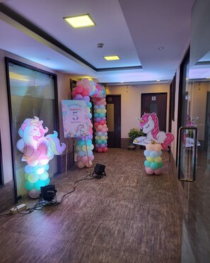 Outdoor banquet area - Hotel Maharana Inn Chembur (Mumbai)