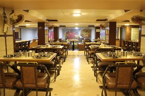 International cuisine - Hotel Maharana Inn Chembur (Mumbai)