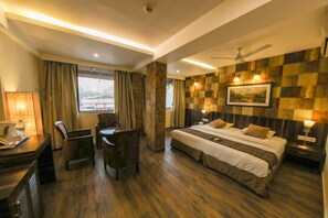 1 bedroom, Egyptian cotton sheets, premium bedding, minibar - Hotel Maharana Inn Chembur (Mumbai)