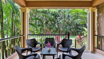 Villa, 2 Bedrooms | Garden view