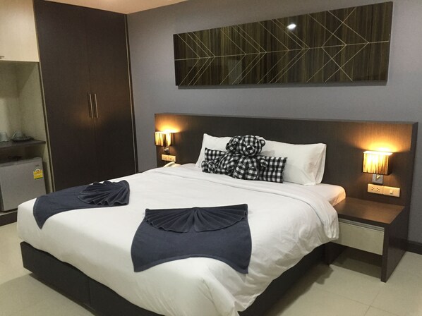 Deluxe Double Room | Desk, rollaway beds, free WiFi