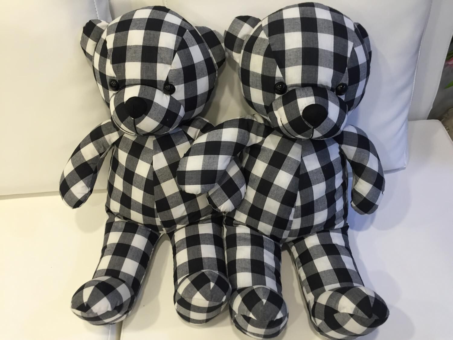 desk, rollaway beds, free wifi