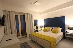 Premium bedding, free minibar items, in-room safe, desk - Palma D'Oro (Bagnara Calabra)