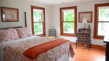 Artist Room | Premium bedding, individually decorated, individually furnished