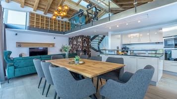 Premium Penthouse, 4 Bedrooms | Private kitchen | Full-sized fridge, microwave, oven, stovetop