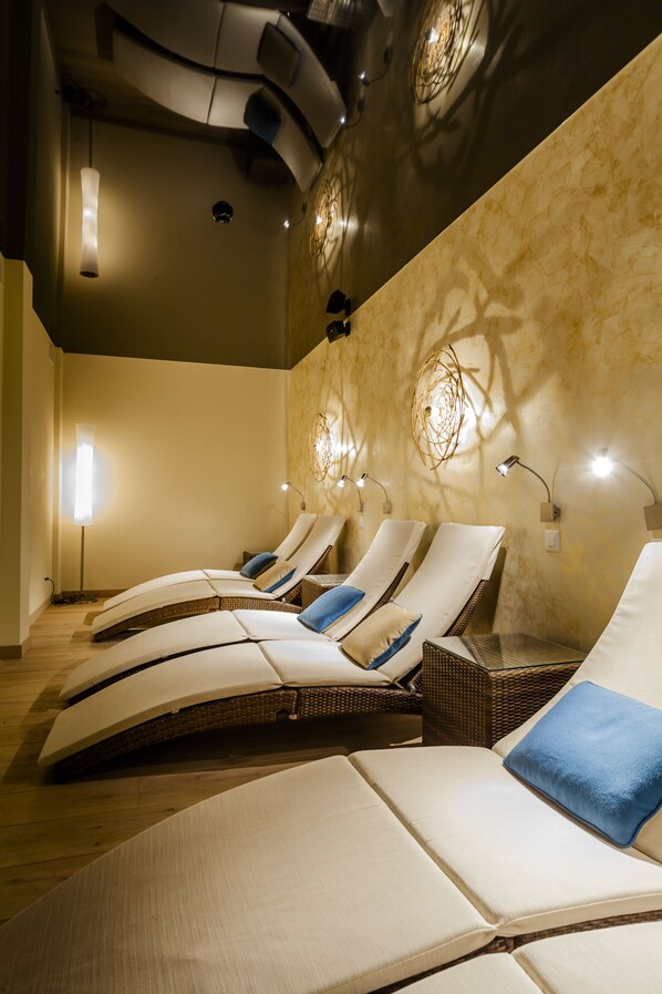 Hot stone massages, Swedish massages, sports massages, massages