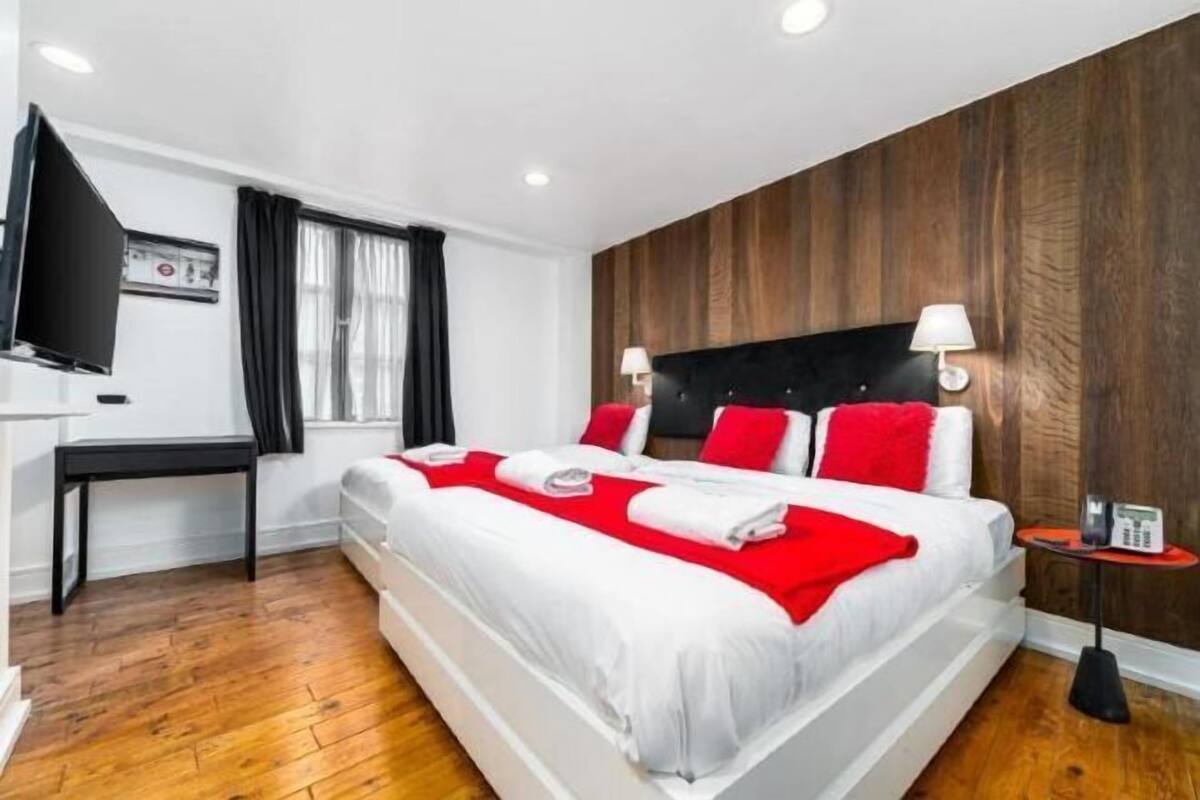 Minibar, in-room safe, blackout drapes, soundproofing