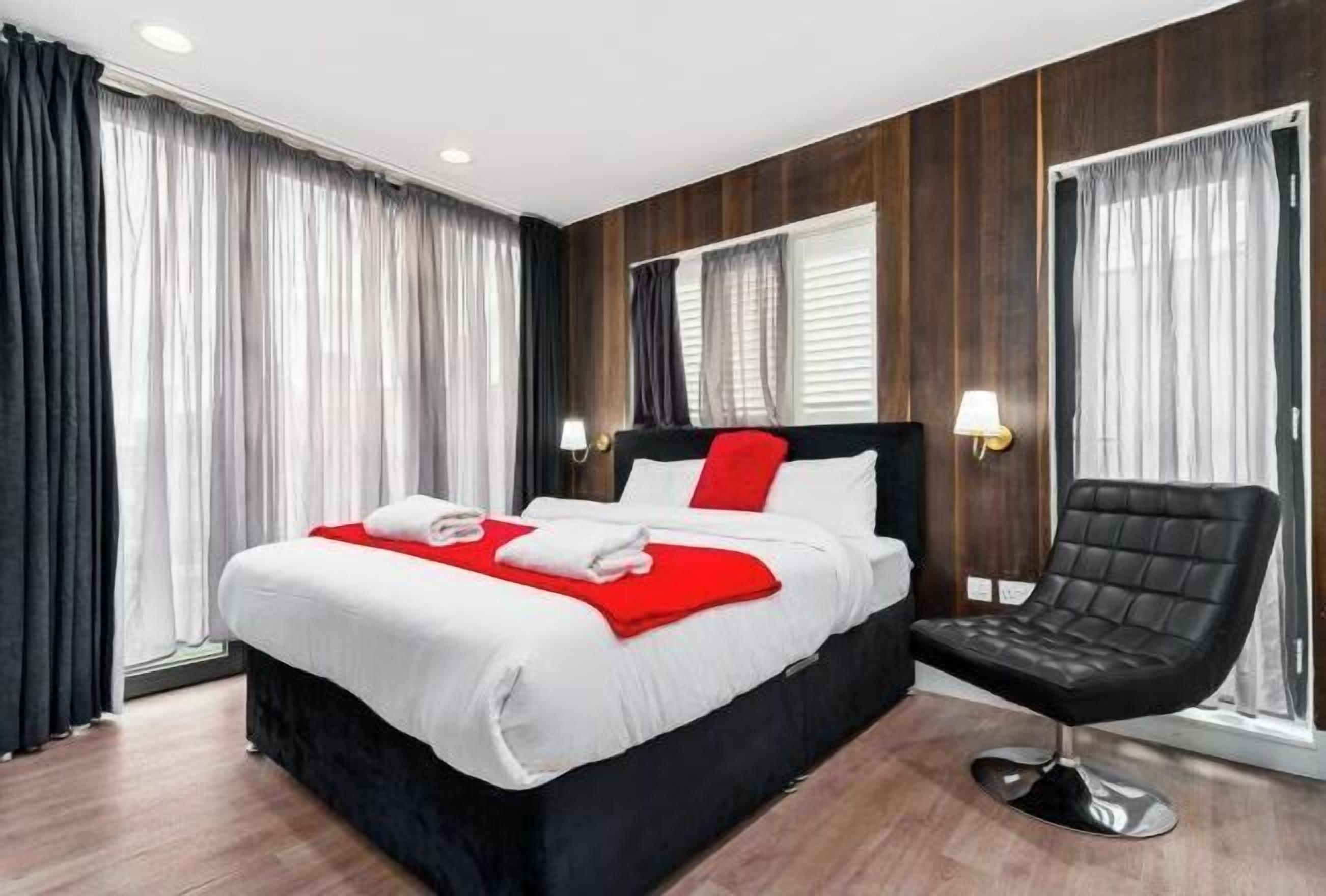 Minibar, in-room safe, blackout drapes, soundproofing