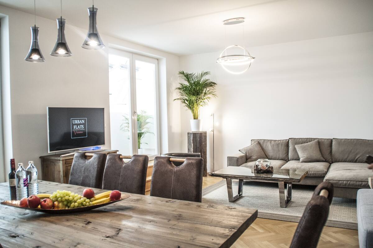 Comfort Penthouse, 3 Bedrooms, Terrace (Getreidemarkt) | Living area | Flat-screen TV, pay movies