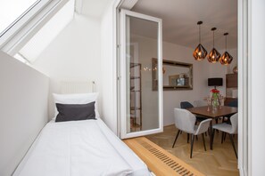 Loftsleilighet, 3 soverom (Getreidemarkt) | Strykejern/-brett, barnesenger og wi-fi (inkludert)