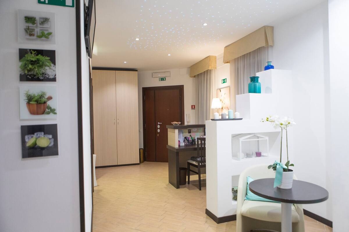 Condo | Living area | Flat-screen TV