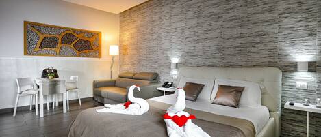 Superior-Vierbettzimmer, 1 Schlafzimmer, eigenes Bad, Stadtblick