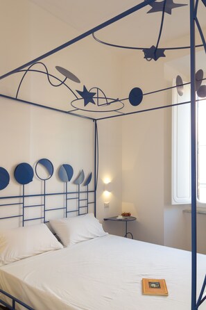 Doppia Standard | Biancheria da letto di alta qualità, minibar, una scrivania