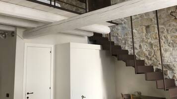 Luxury-Studiosuite, 1 Schlafzimmer, Nichtraucher, Küche | Wohnbereich | LCD-Fernseher