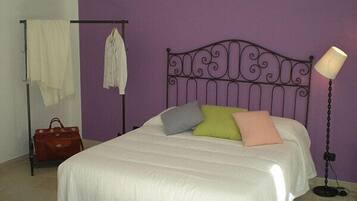 Superior Double Room | 1 bedroom, minibar, individually decorated, individually furnished