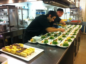 Lunch and dinner served, Scandinavian cuisine - Hotell Plevnagården (Malmkoping)