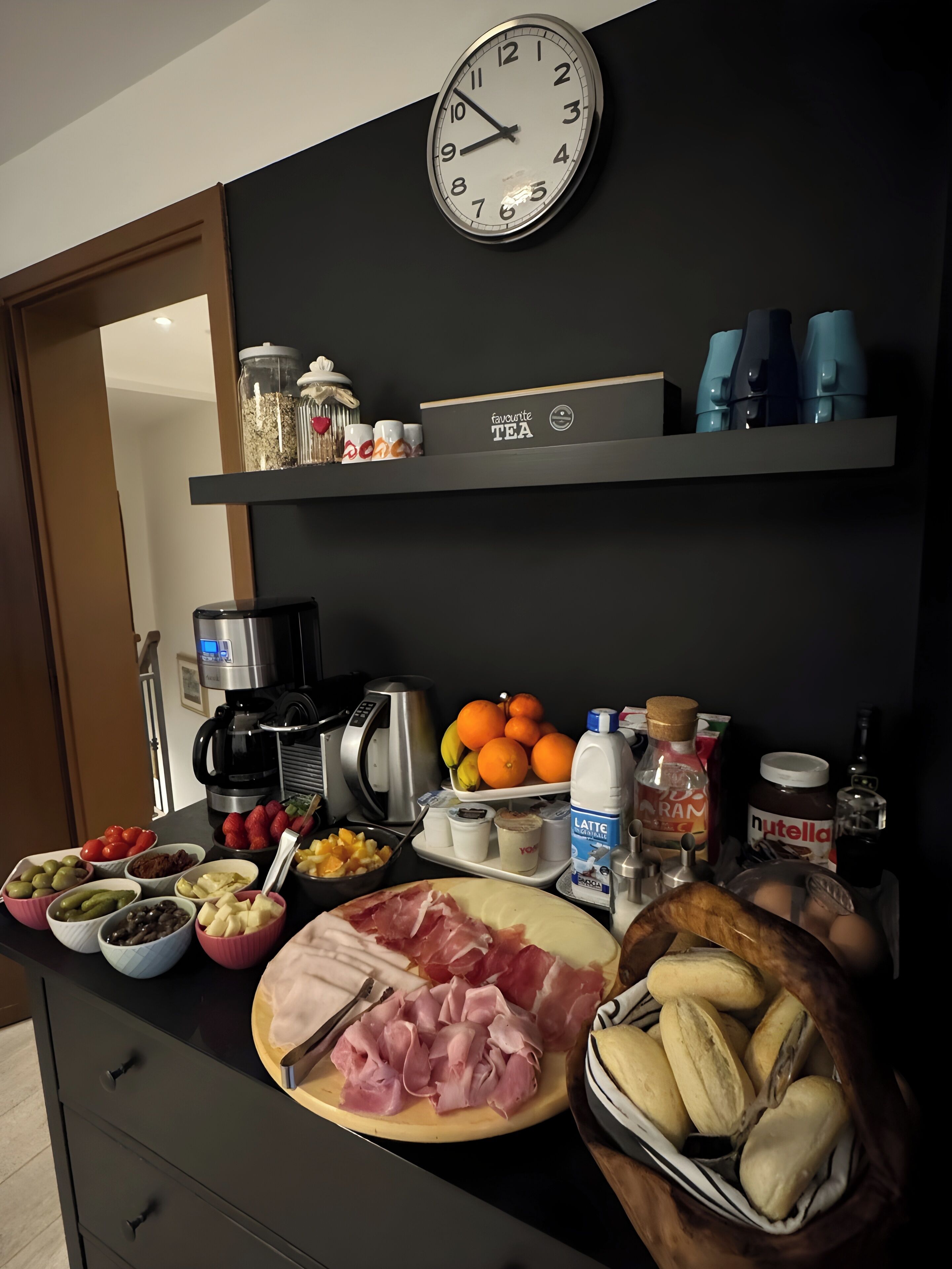 Daily cooked-to-order breakfast (EUR 10 per person)