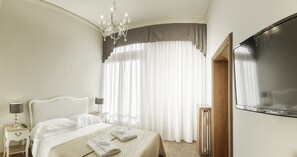 Apartment, Balcony (Check-in location Santa Croce 515) | Premium bedding, down comforters, individually furnished, soundproofing - Accademia Charm Apartments by Wonderful Italy (Venice)