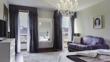 Ropa de cama de alta calidad, cubrecamas y muebles diferentes