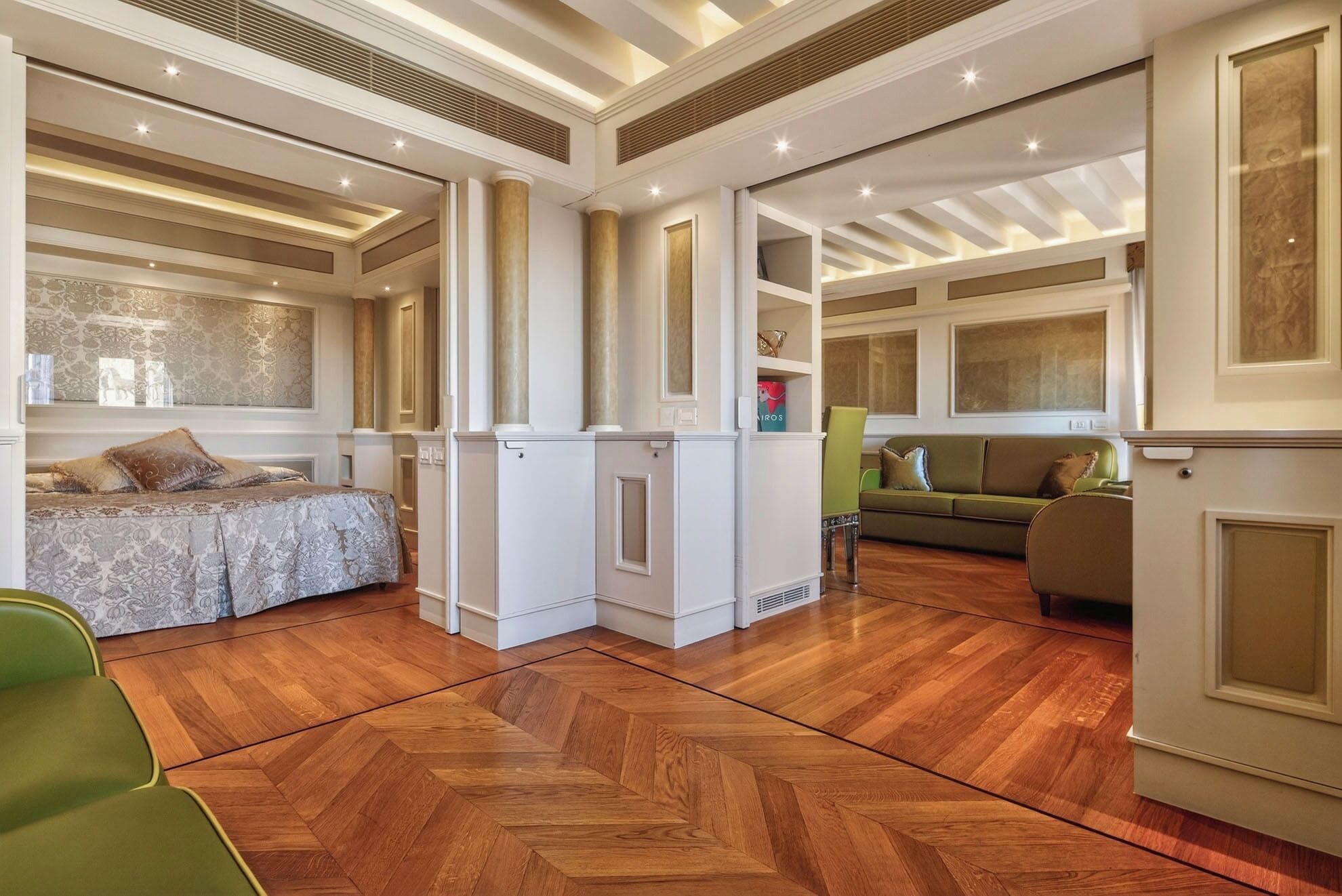 Phòng Suite dành cho gia đình, 2 phòng ngủ, phòng tắm hơi (St. Mark View and hot tub) | Khu phòng khách | TV màn hình phẳng 