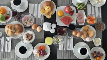 Free daily continental breakfast