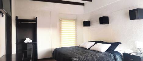 Double Room | Premium bedding, minibar, in-room safe, desk