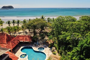 经济客房, 1 张特大床 | 客房内保险箱、免费 WiFi、床单