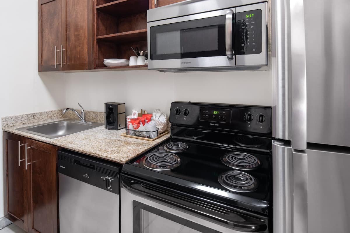 desk, laptop workspace, free wifi, bed sheets