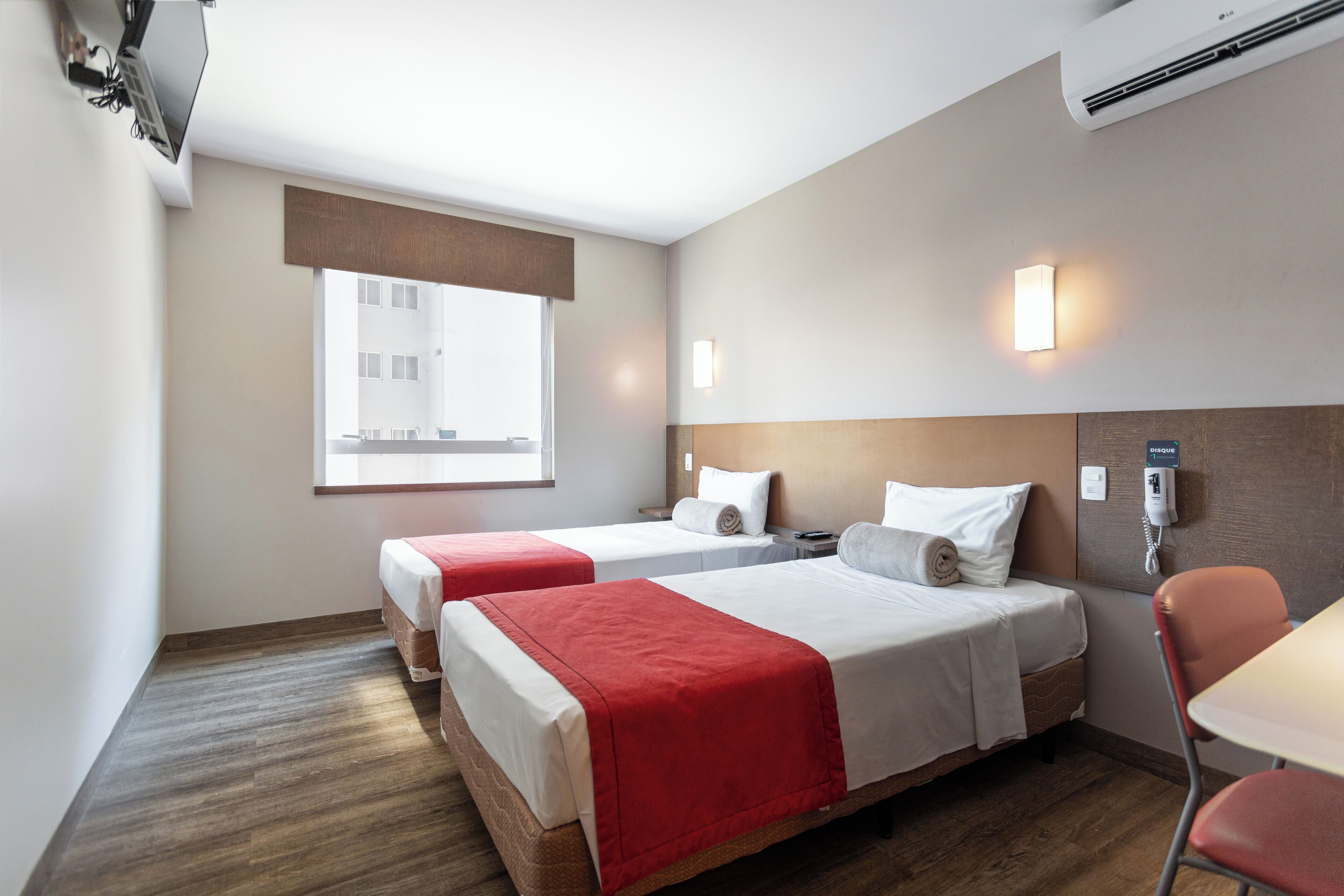 standard twin room | minibar, in-room safe, desk, laptop workspace