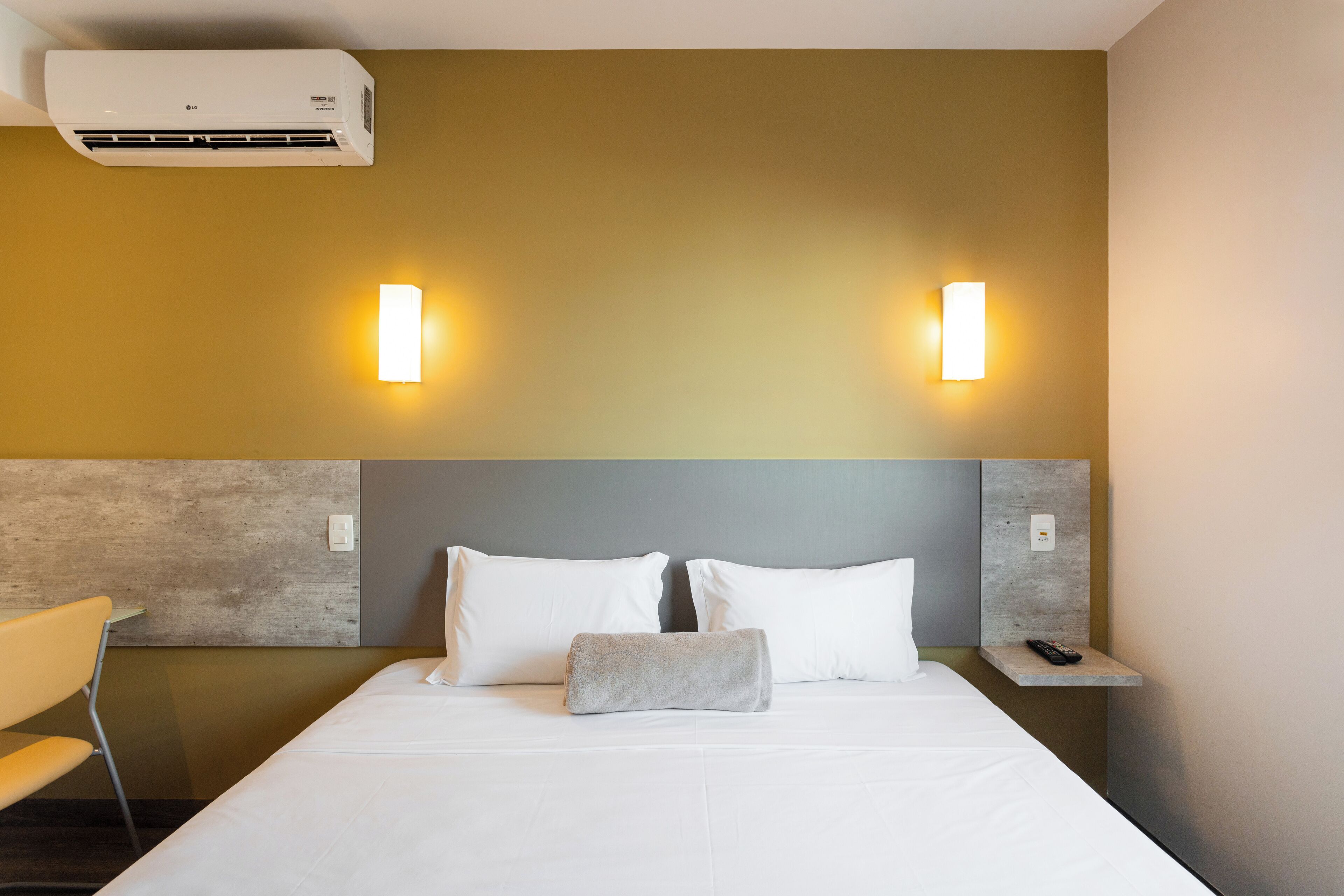 standard double room | minibar, in-room safe, desk, laptop workspace