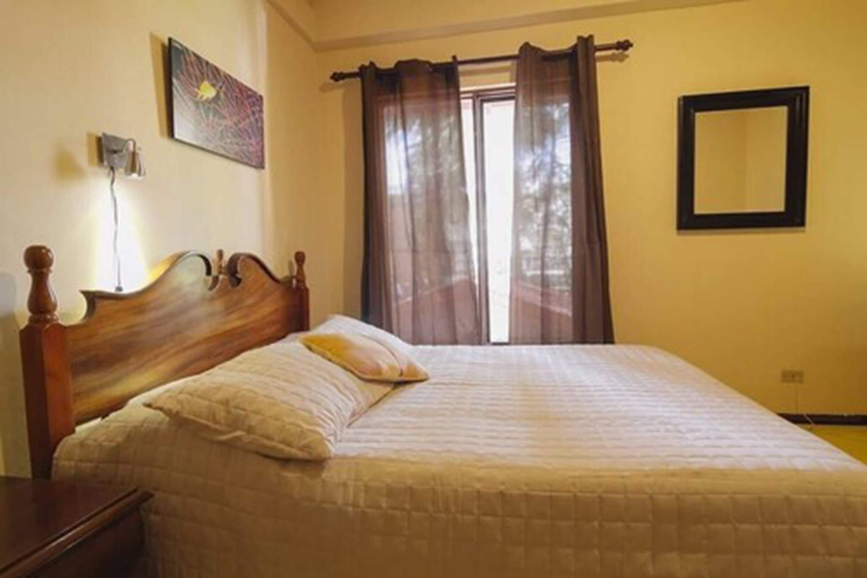 standard double room, 1 double bed | in-room safe, individually decorated, individually furnished, desk